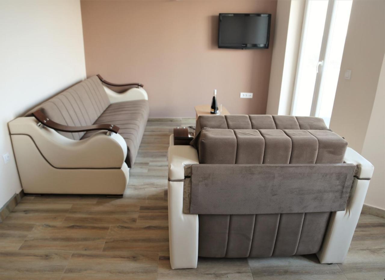 Fruskogorska Idila Apartmani 维尔蒂尼克 外观 照片