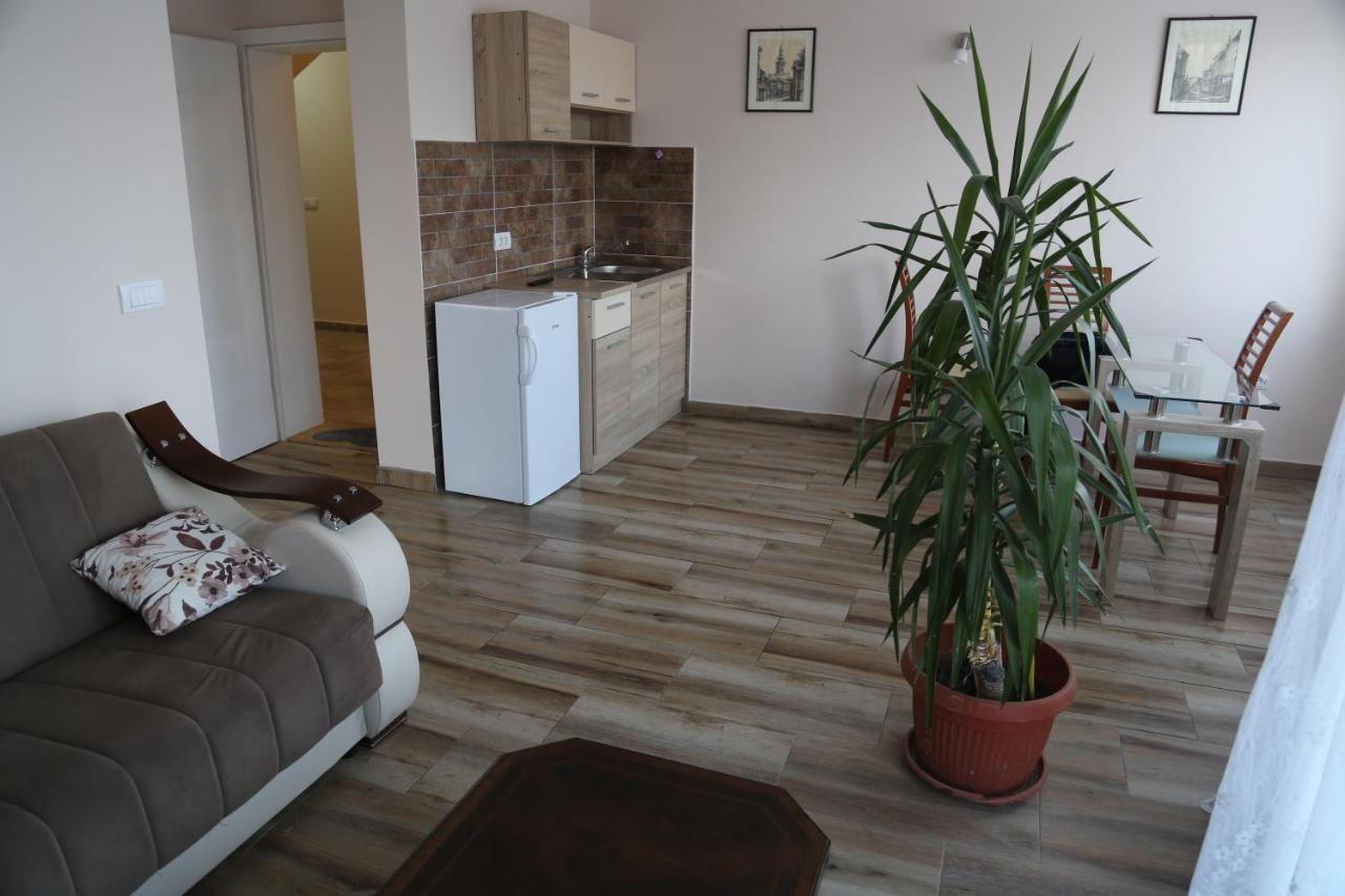 Fruskogorska Idila Apartmani 维尔蒂尼克 外观 照片